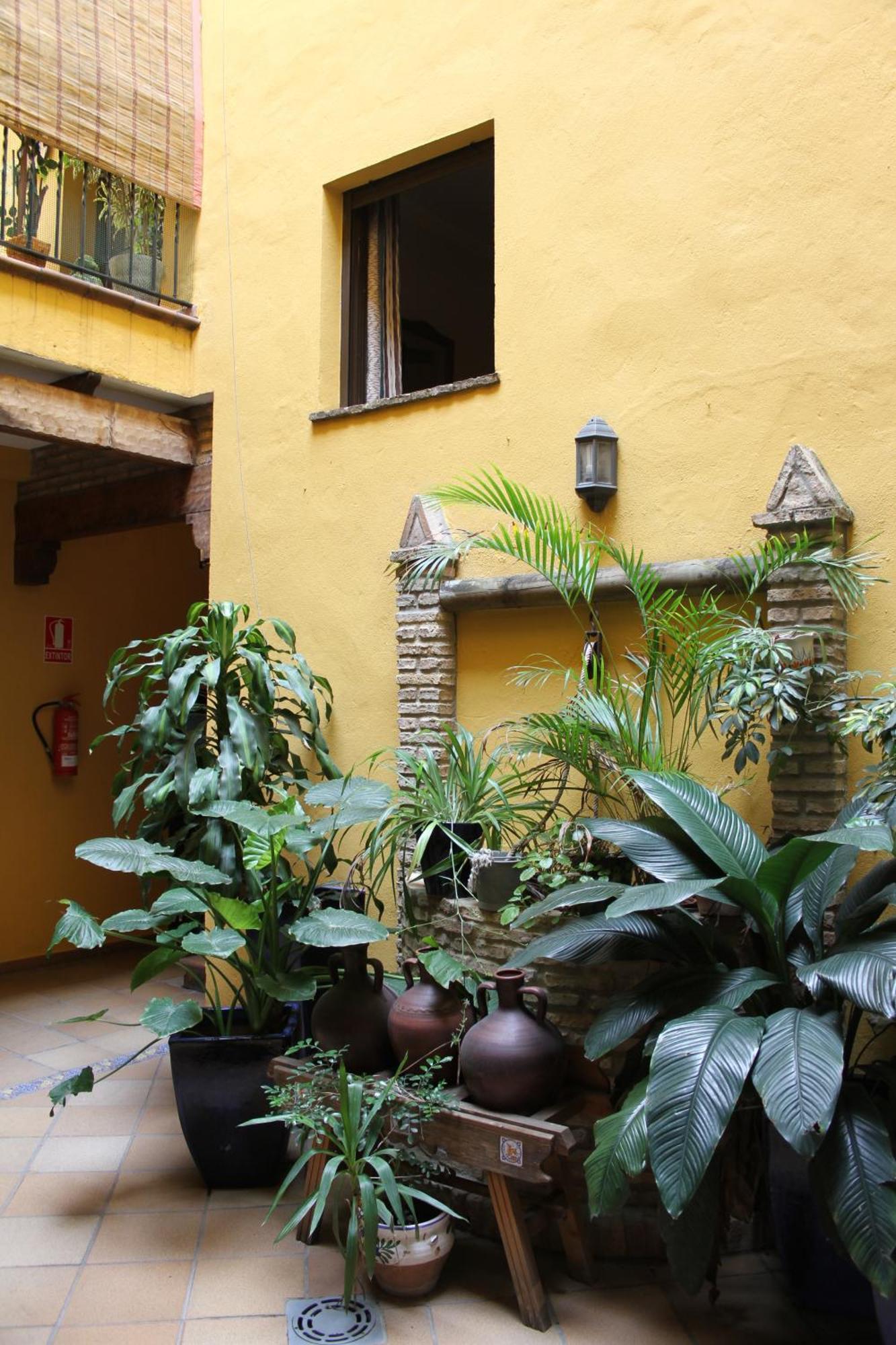 Hostal Lojo Конил-де-ла-Фронтера Екстериор снимка