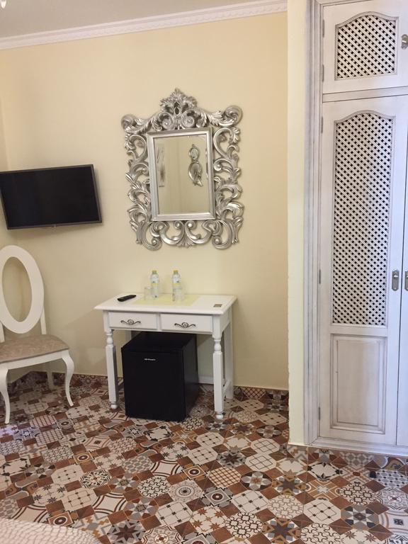 Hostal Lojo Конил-де-ла-Фронтера Екстериор снимка