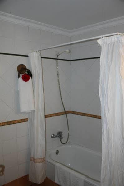Hostal Lojo Конил-де-ла-Фронтера Екстериор снимка